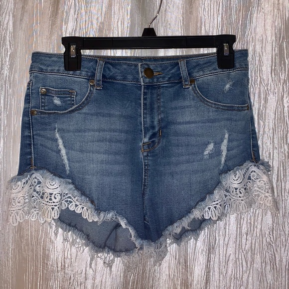 Jeans lace booty shorts with fringe - Picture 1 of 6